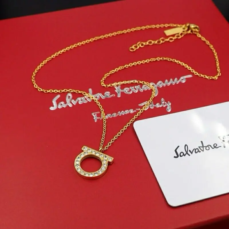 salvatore ferragamo collier s_12520a03